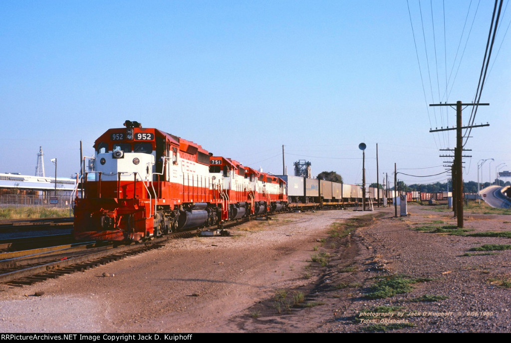 SL&SF, Saint Louis and San Francisco SD40-2 952-GP40-2 751-SD45 946-SD40-2 956, pulling into Cherokee Yard at Tulsa, Oklahoma. September 6, 1980. 